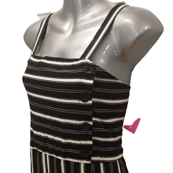 NWT Sz L Jumpsuit Black & White Stripe  Romper Xhilaration - Picture 2 of 6